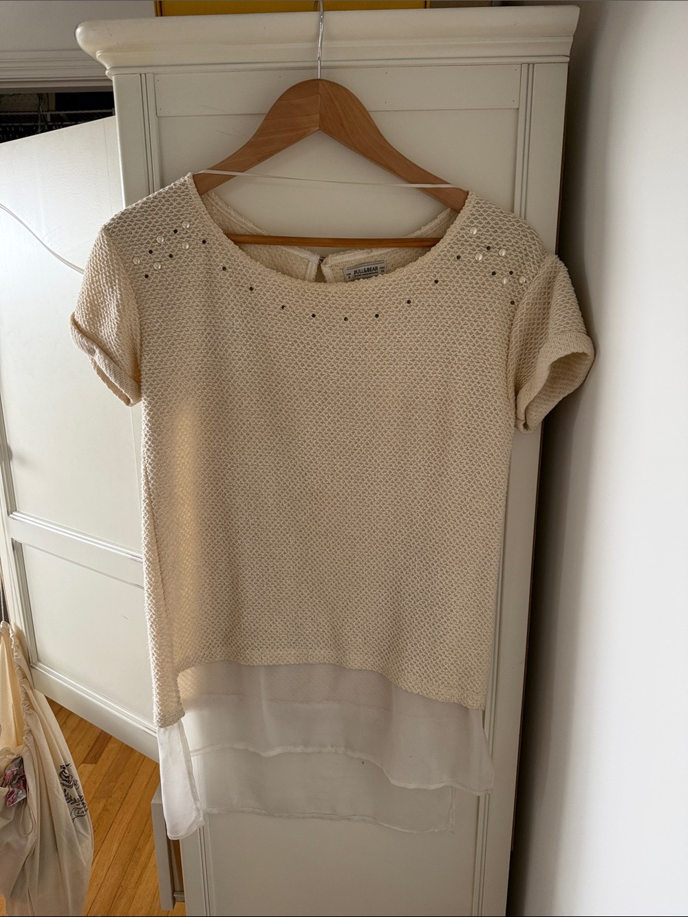 Pull & Bear Cream Short-Sleeve Knit Sweater Top with Sheer Hem